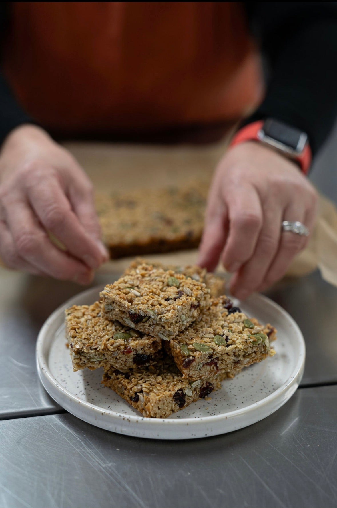 Bee Happy Traybake - Bottle Bakes
